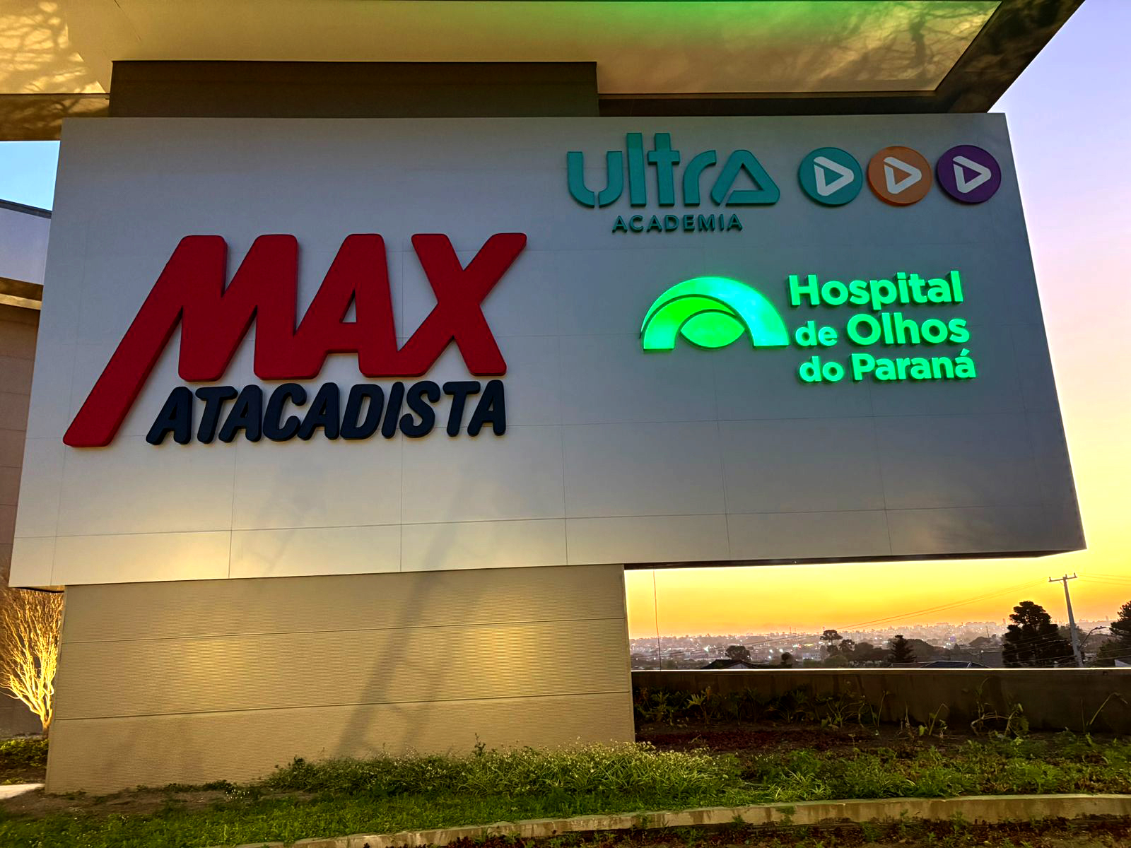 letra caixa backlight hospital dos olhos